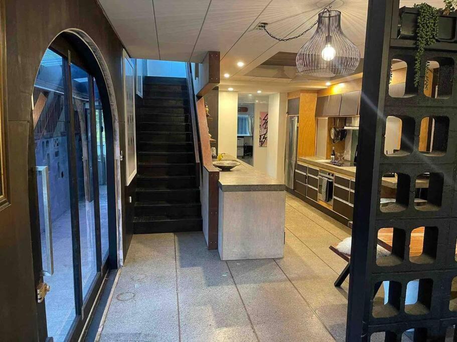 Electric Waihi Beach House - Family & Dog Friendly, Close To Beach, Pool Table, Outdoor Fire Room, Skate Ramp Bowentown Buitenkant foto
